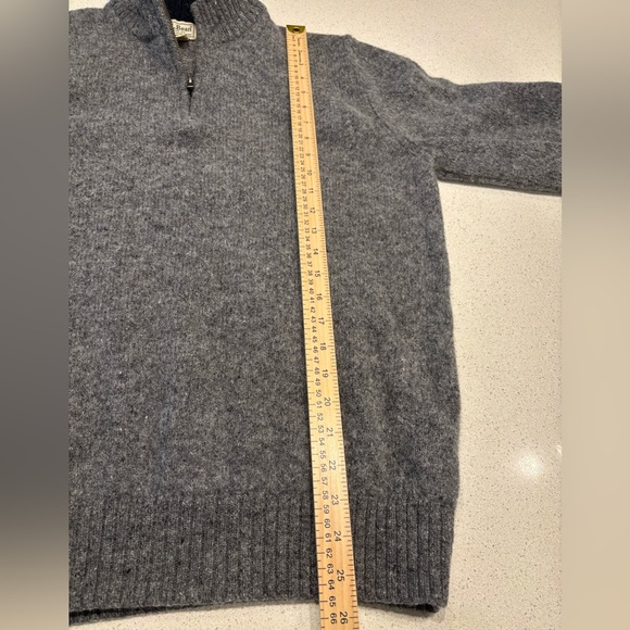 L.L. Bean Men's 100% Wool Gray Sweater, Size L - Picture 6 of 7